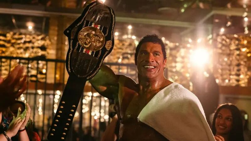 Tras años como estrella de éxitos de taquilla, Dwayne Johnson da un giro hacia un papel más dramático en The Smashing Machine