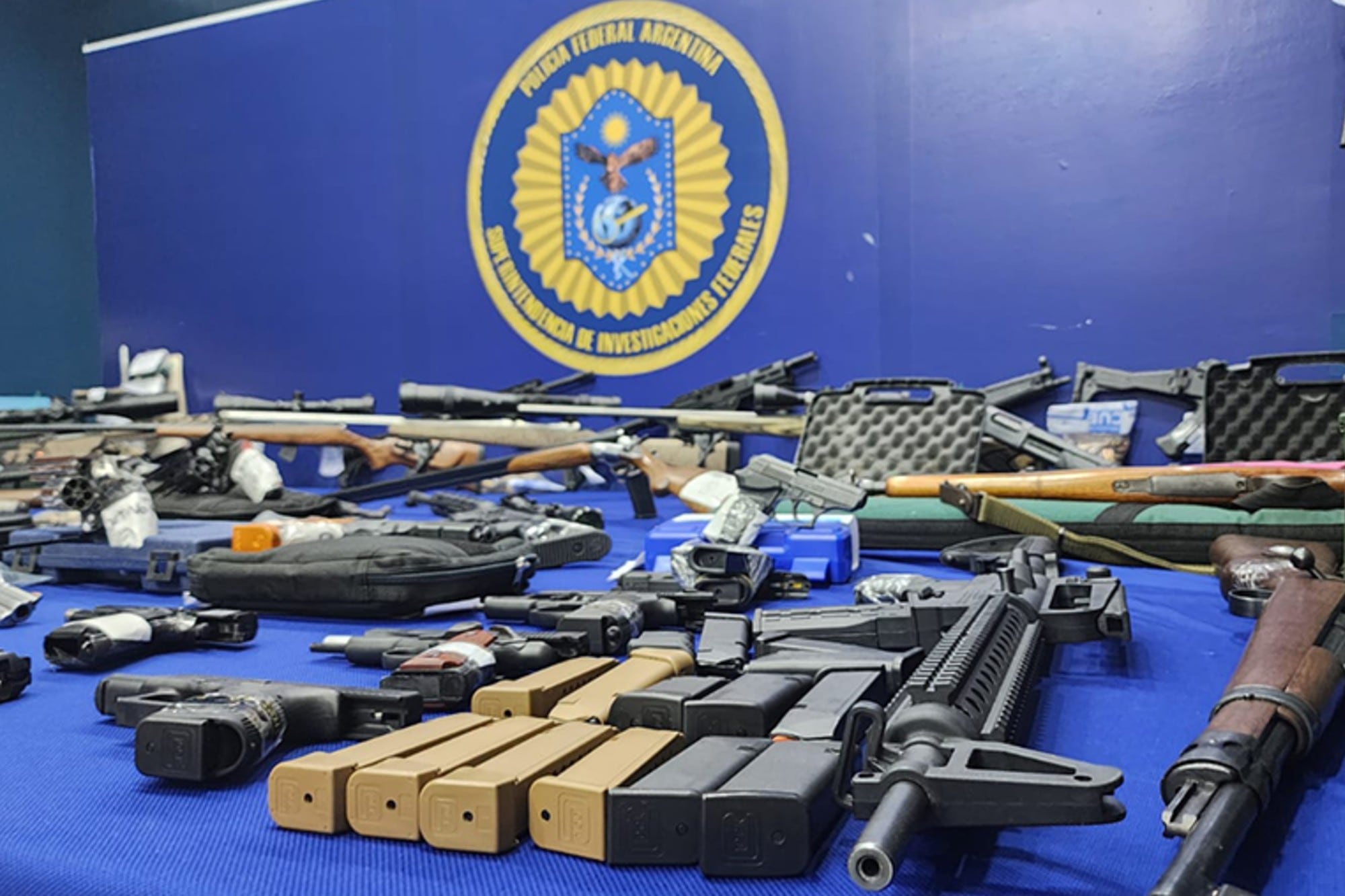 Testaferros de las armas: procesan a una banda que desviaba armamento al mercado negro