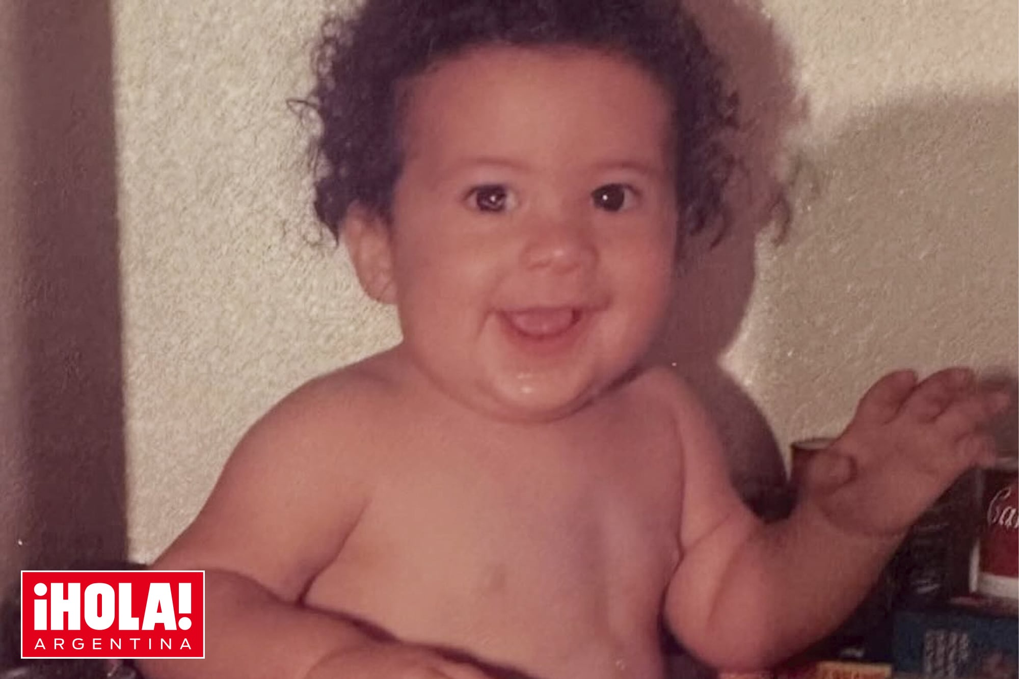 “Había necesidades”. Quién es este chico de infancia humilde que se convirtió en estrella y hoy todos hablan de él