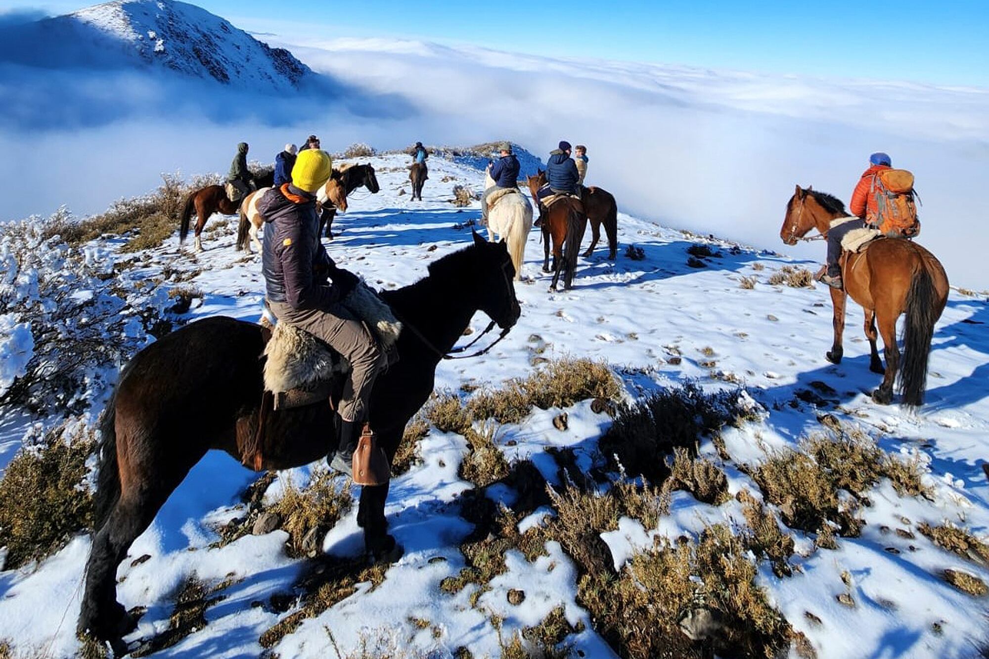 Nieve, vientos fuertes y bajas temperaturas acompañan la travesía