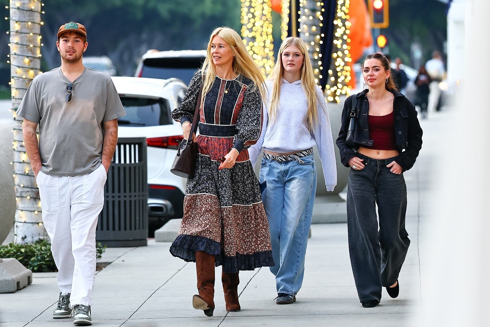 Claudia Schiffer en diciembre del año pasado con sus tres hijos, en Beverly Hills
