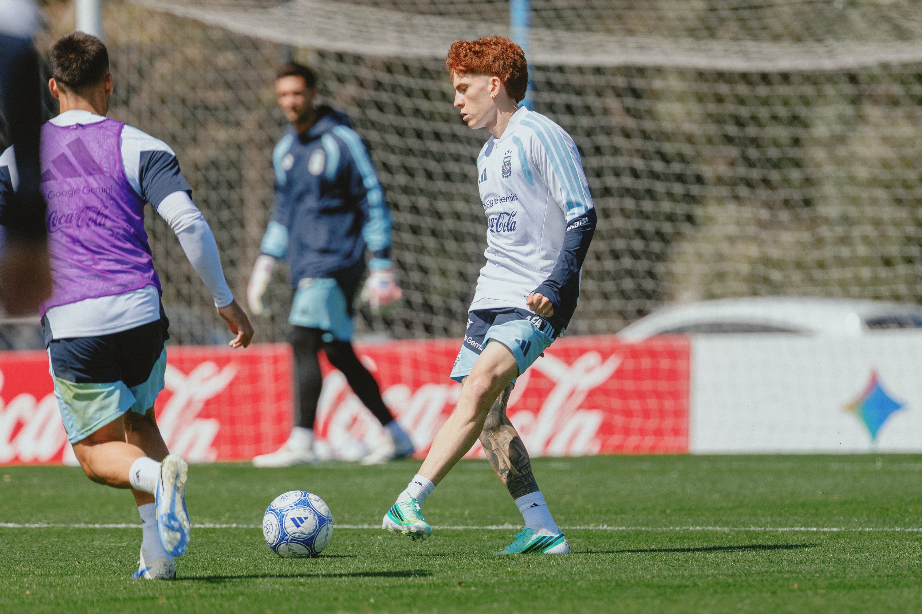 Valentín Barco en Ezeiza, durante un ensayo de la selección argentina