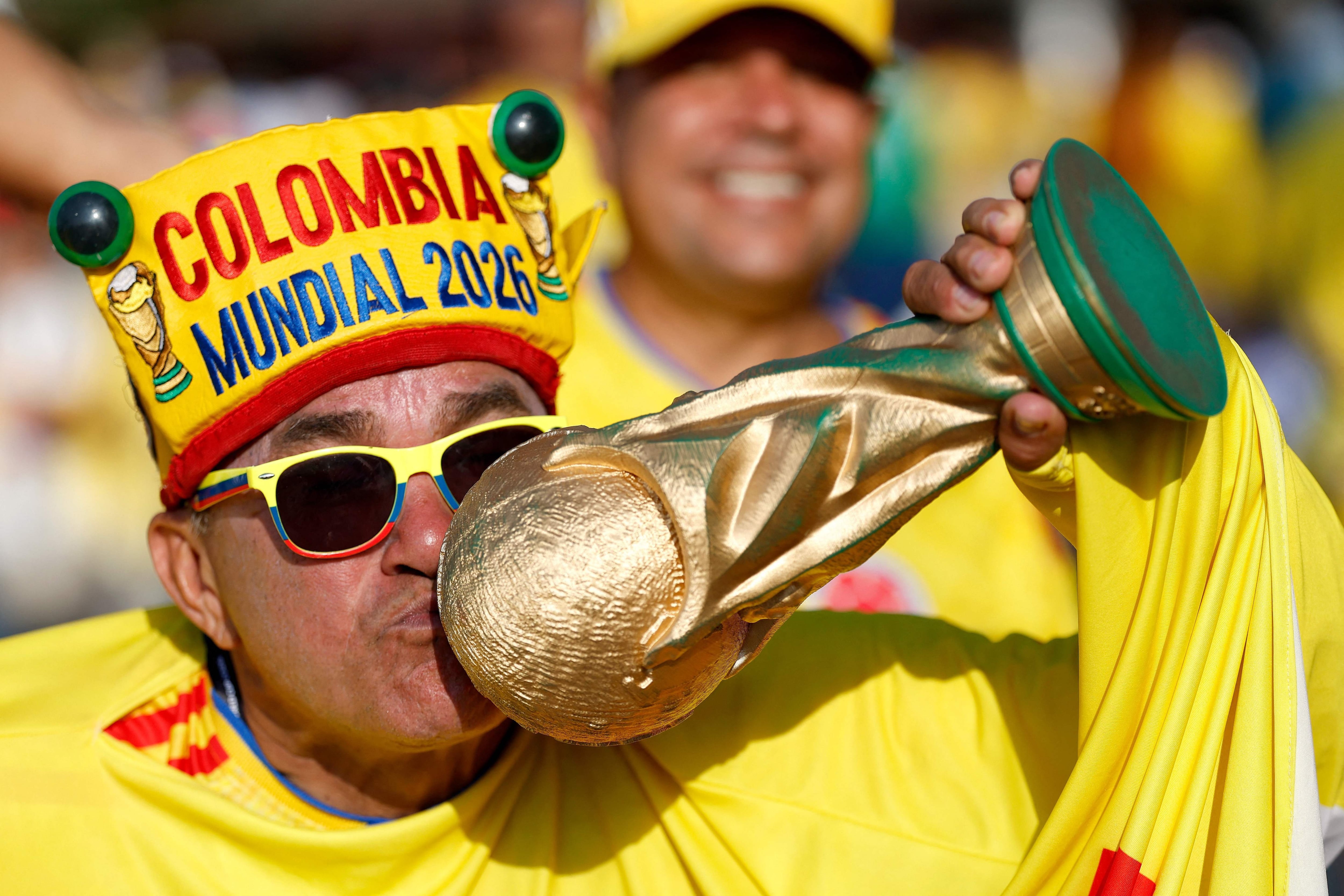 Colombia vs. RD Congo, en vivo por el Mundial 2026: hora, TV y las formaciones 6 Un hincha colombiano espera el inicio del partido en el Estadio de Guadalajara.