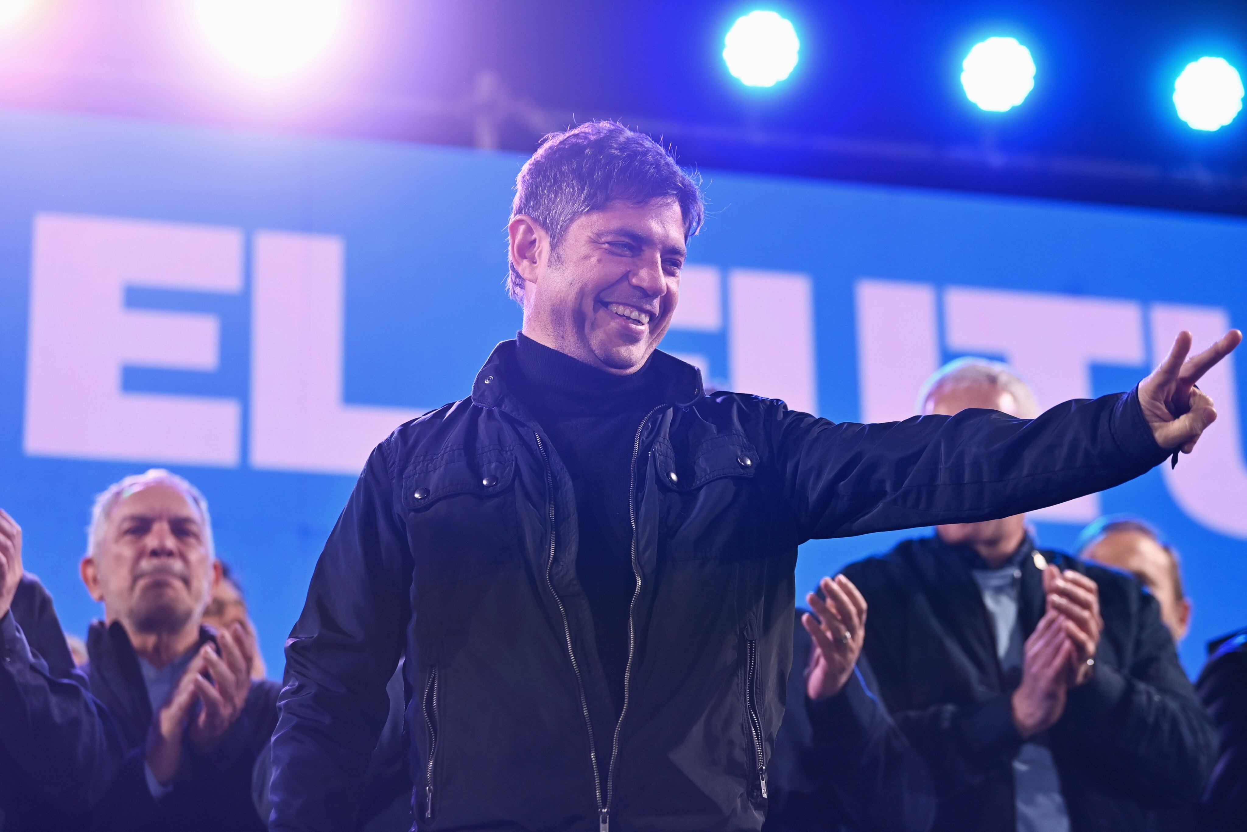 El gobernador de la provincia de Buenos Aires, Axel Kicillof, festejó el triunfo del peronismo en la provincia