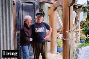 Cerca de Bariloche, construyeron una casa-galpón pensando en un retiro activo y en paz