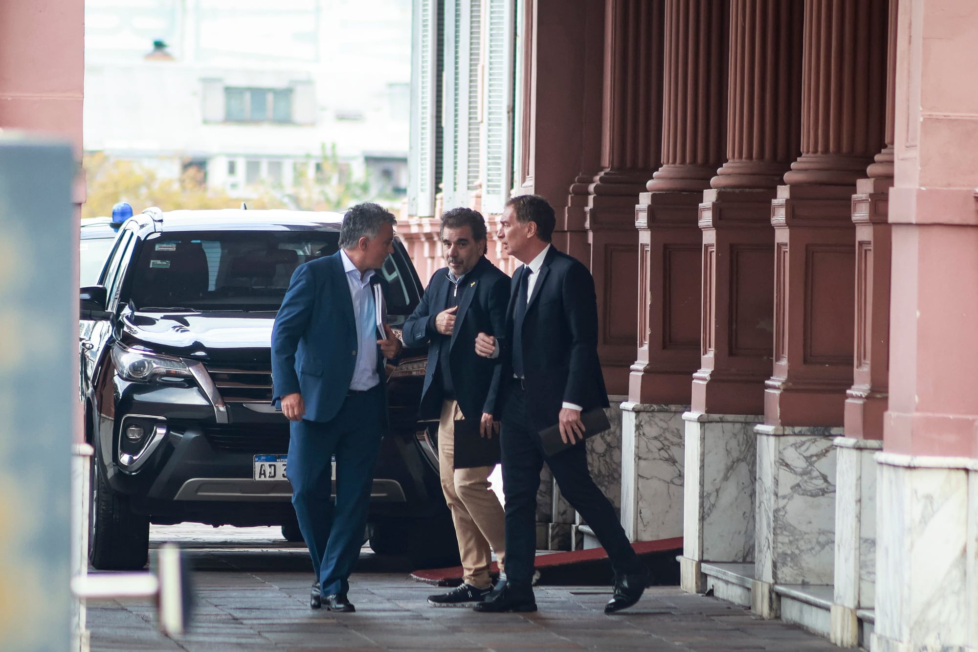 Salida de Cristian Ritondo, Diego Santilli y Sebastián Pareja de la reunión con Karina Milei en la Casa Rosada