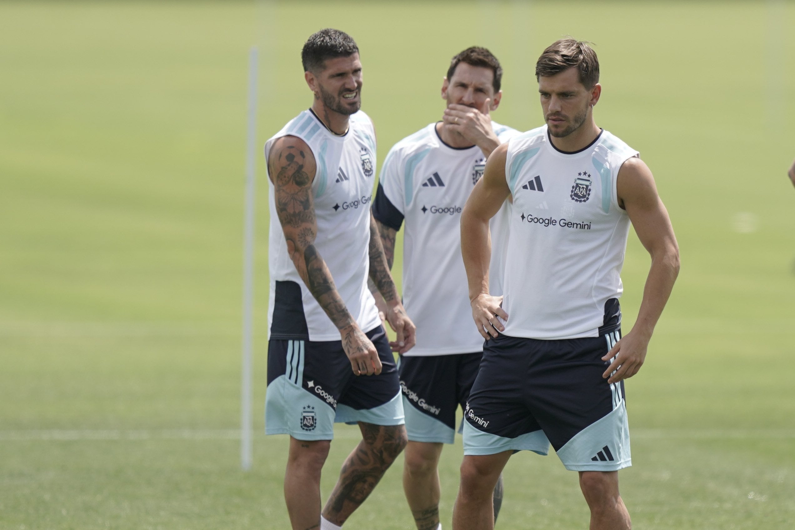 Rodrigo De Paul y Giovani Lo Celso integran el cÃrculo más cercano a Lionel Messi, la voz de mayor peso cuando el grupo debe resolver cuestiones importantes