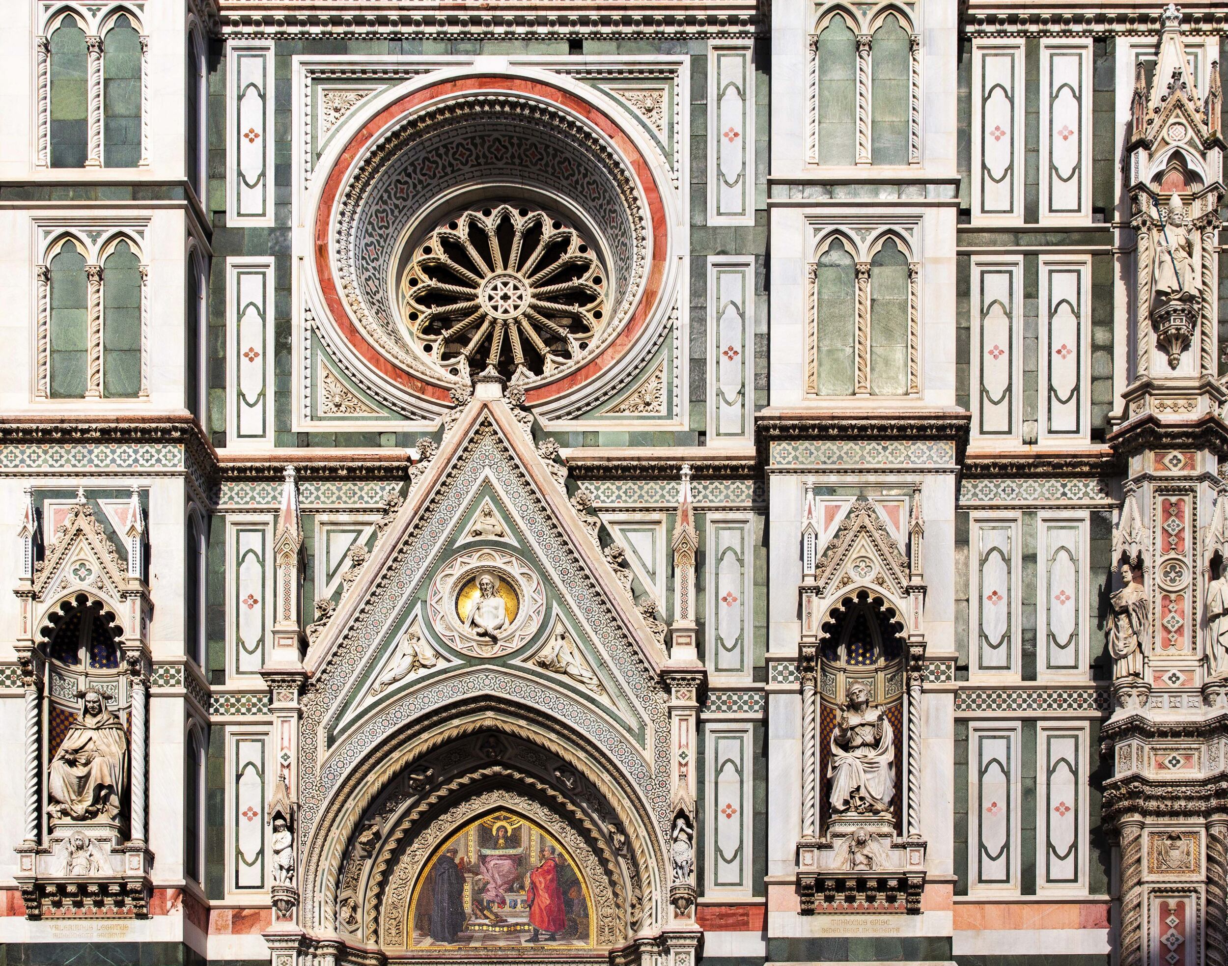 La fachada del Duomo, la catedral Santa María del Fiore.