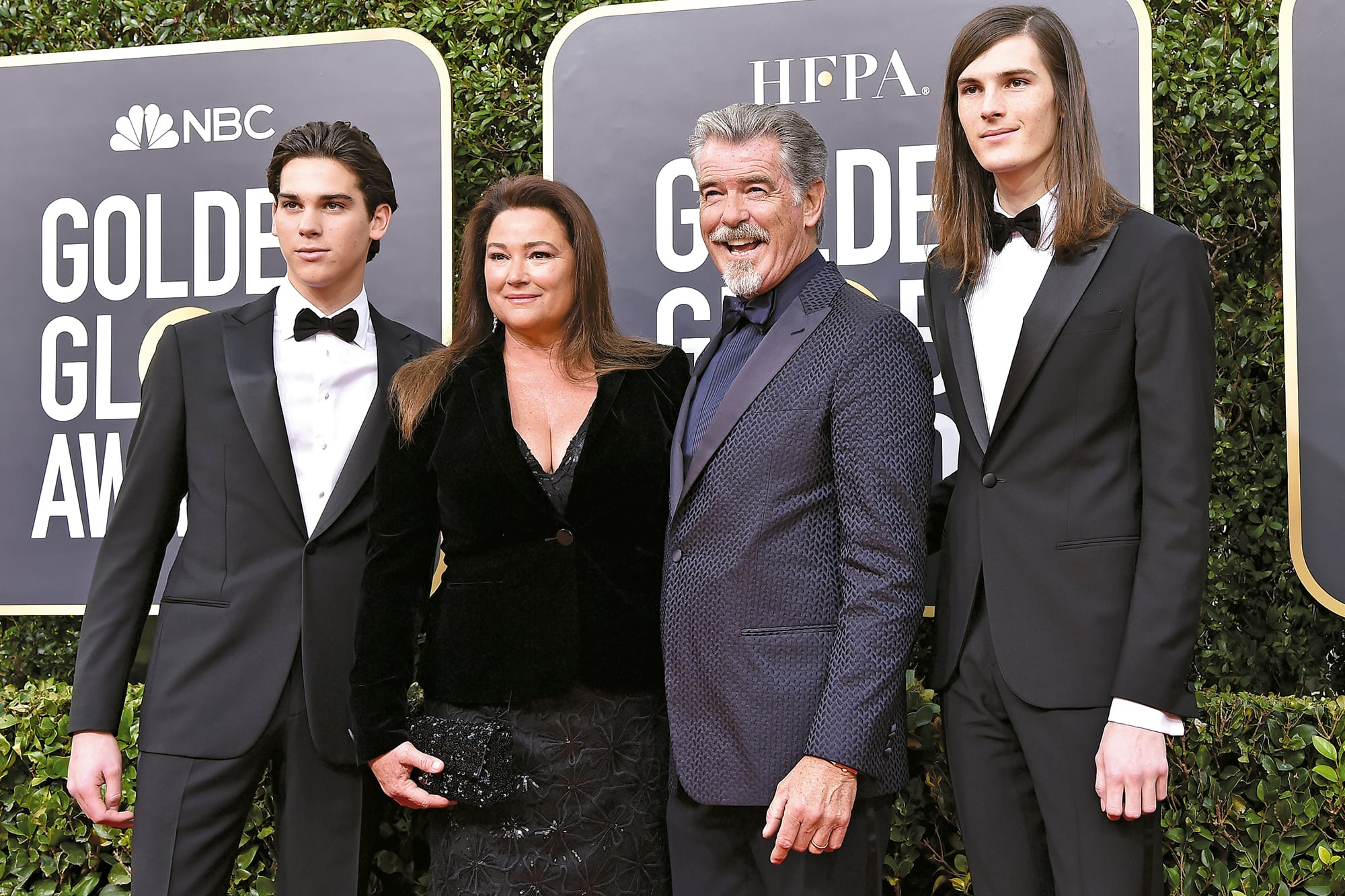 Durante los Golden Globe Awards 2020 junto a sus padres, Pierce Brosnan y Keely Shaye Smith, y su hermano Dylan