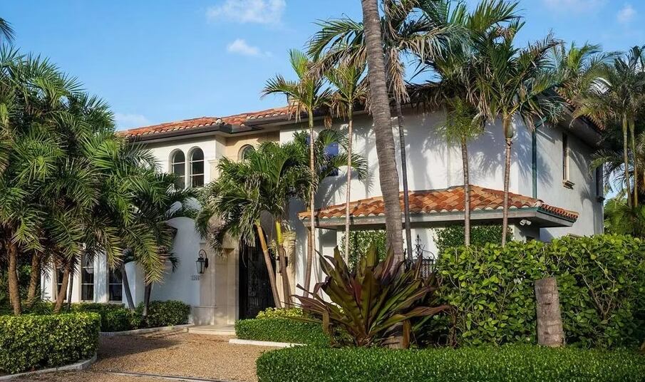Ubicada junto a un terreno vendido por William Lauder por US$178 millones, la propiedad del cantante bloquea la expansión del comprador anónimo, quien ya ha gastado más de US$250 millones en la zona