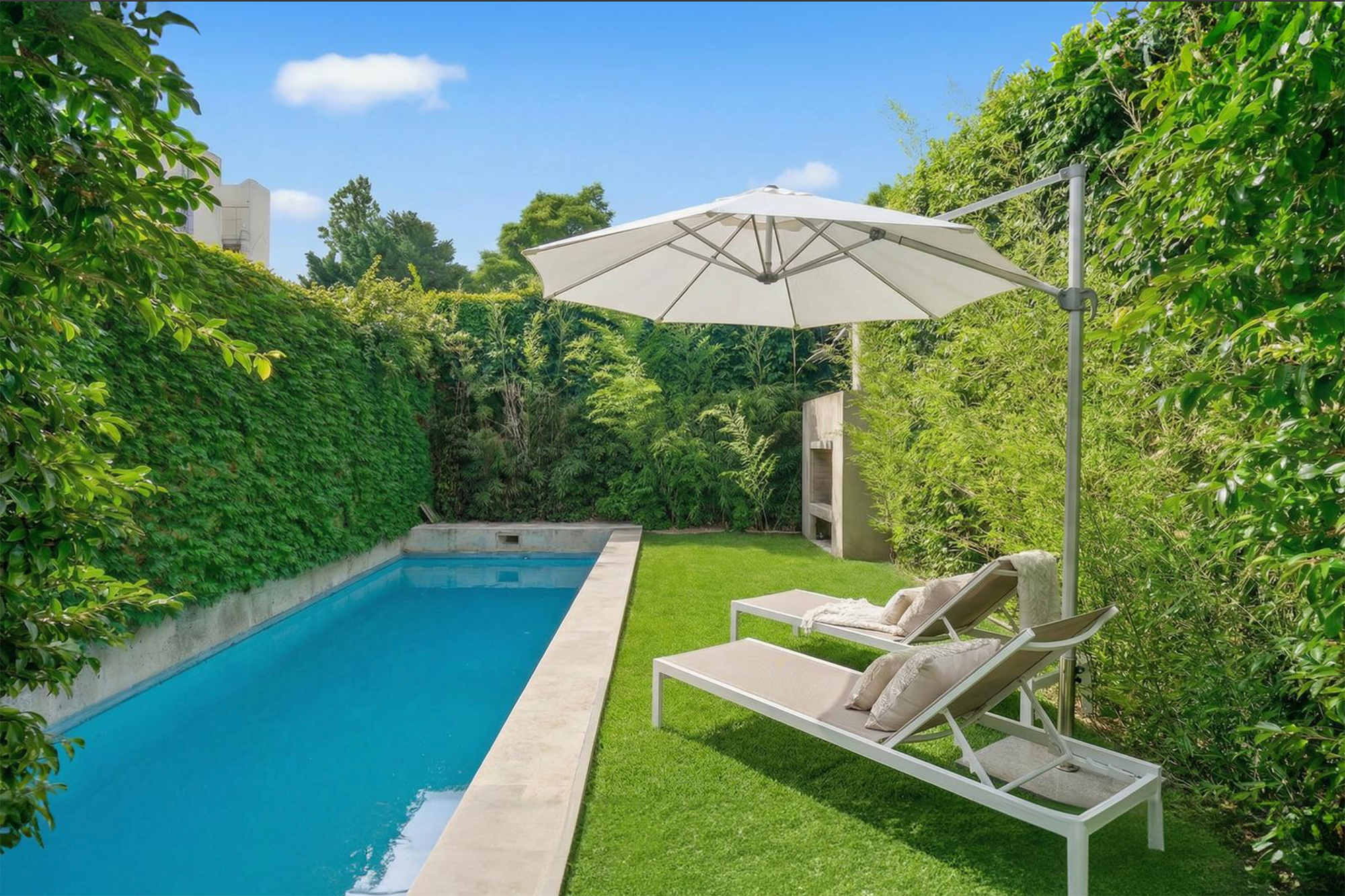 Está en la calle Mendoza al 1100, a pocas cuadras de los Lagos de Palermo