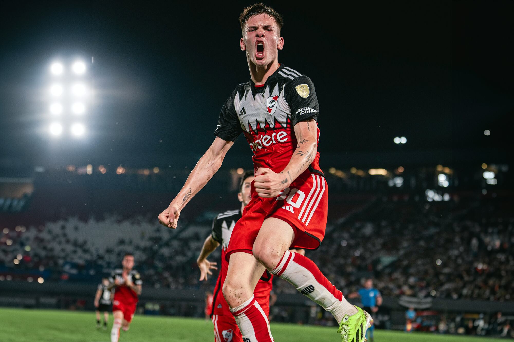 River venció a Libertad y Mastantuono se convirtió en el goleador más joven del club en la Copa Libertadores