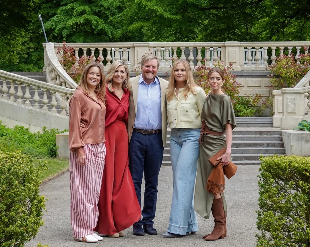 La princesa Ariane, la reina Máxima, el rey Guillermo, la princesa de Orange y la princesa Alexia nuevamente juntos (Foto: Instagram @koninklijkhuis)