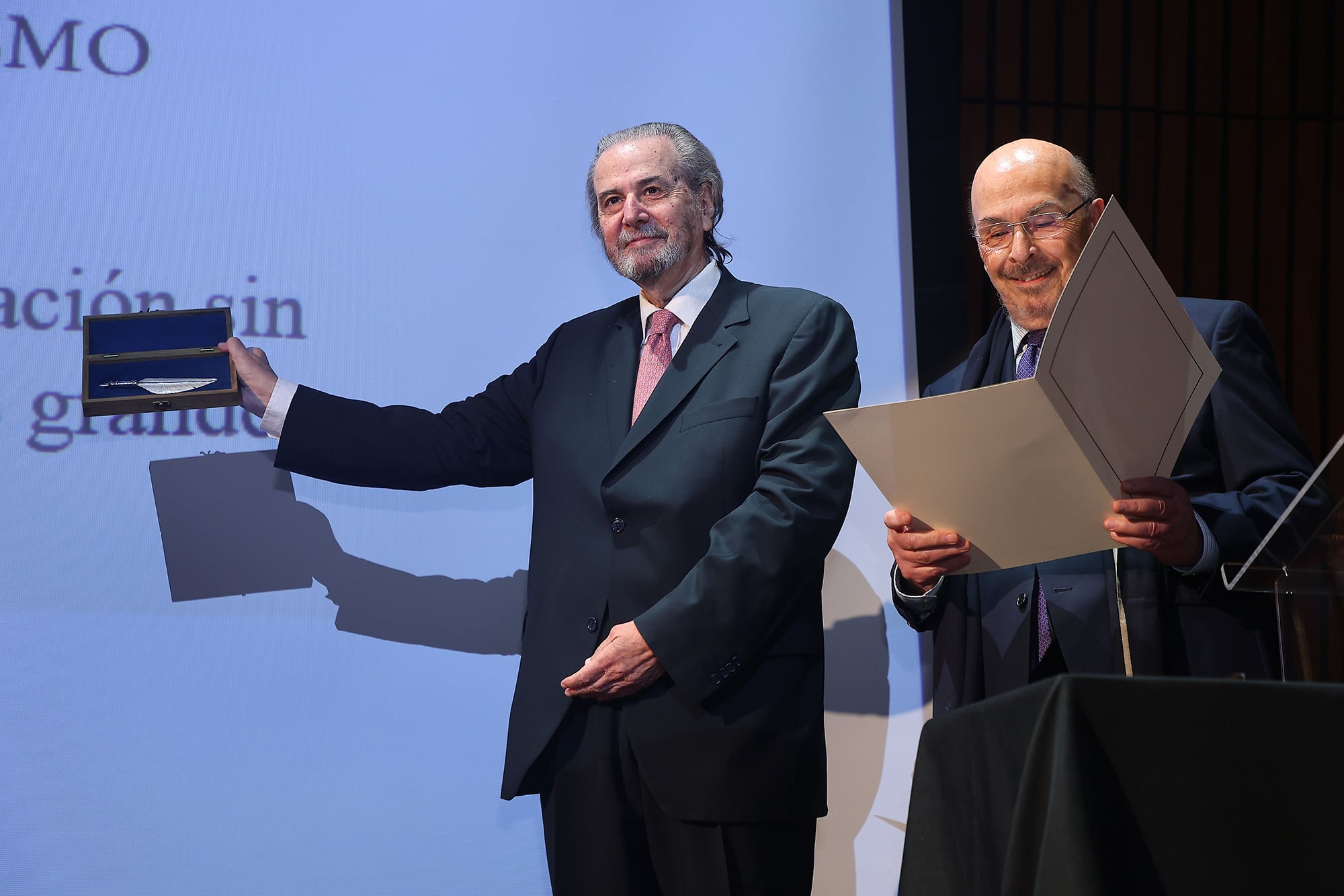 En fotos. El Dr. Juan Carlos Maqueda recibió la Pluma de Honor de la Academia Nacional de Periodismo 35 La ceremonia en la Biblioteca Nacional Mariano Moreno