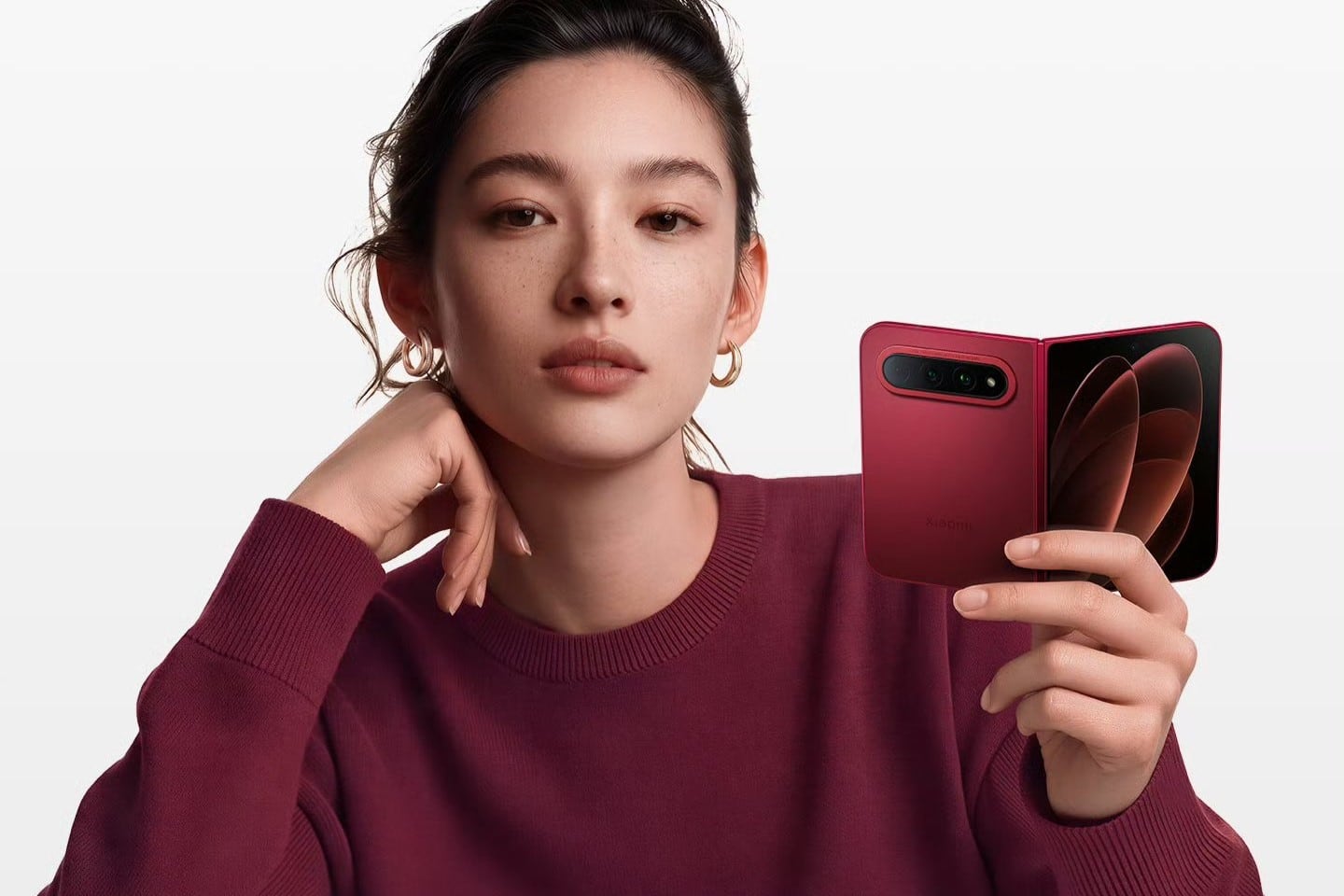 Ya es oficial el Xiaomi 18 Fold, un plegable tipo pasaporte con un chip de diseño propio