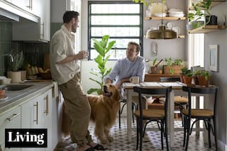 Reformaron la casa de su infancia para ir a vivir allí con sus familias