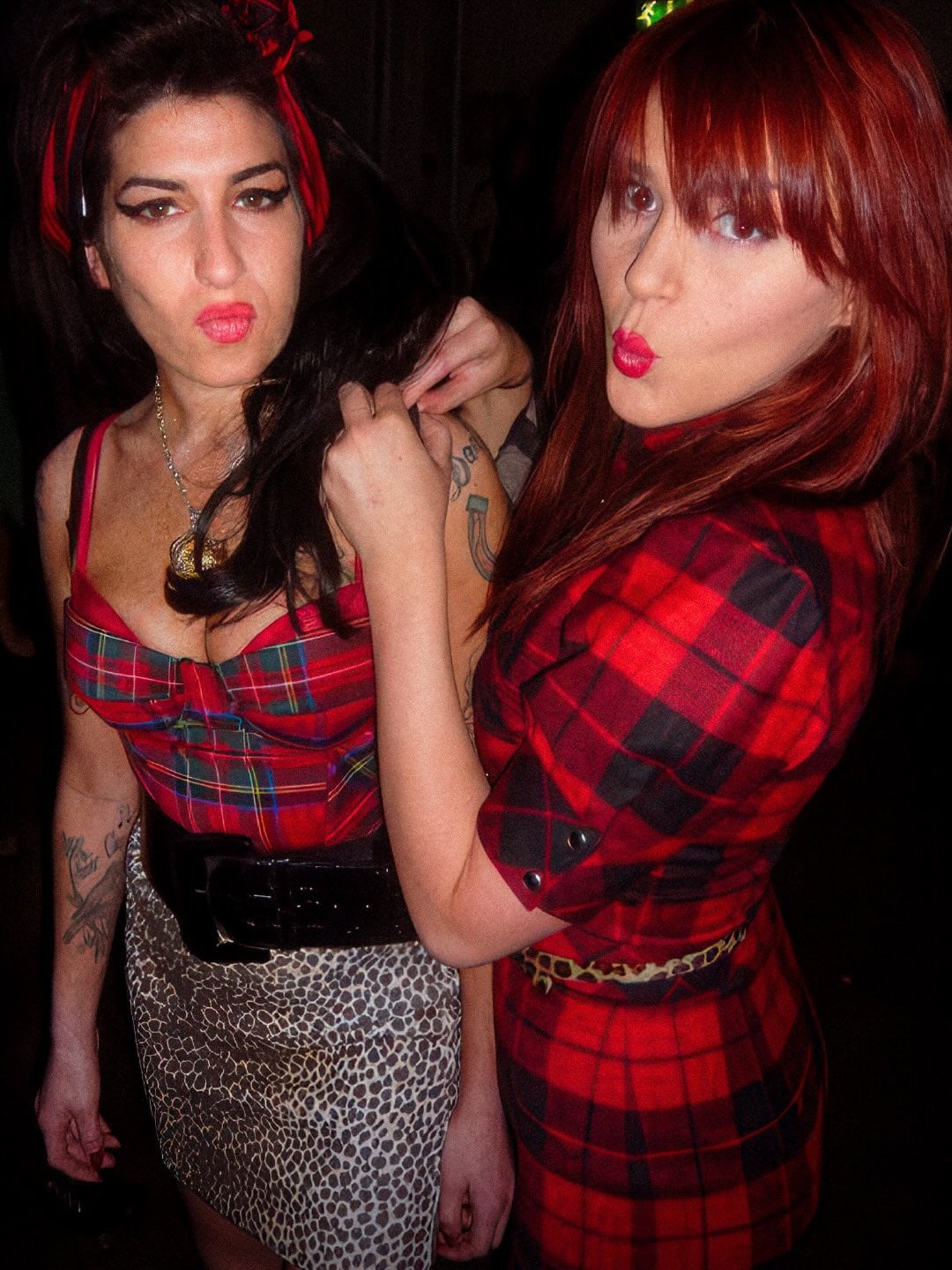 Amy Winehouse y su amiga Naomi Parry