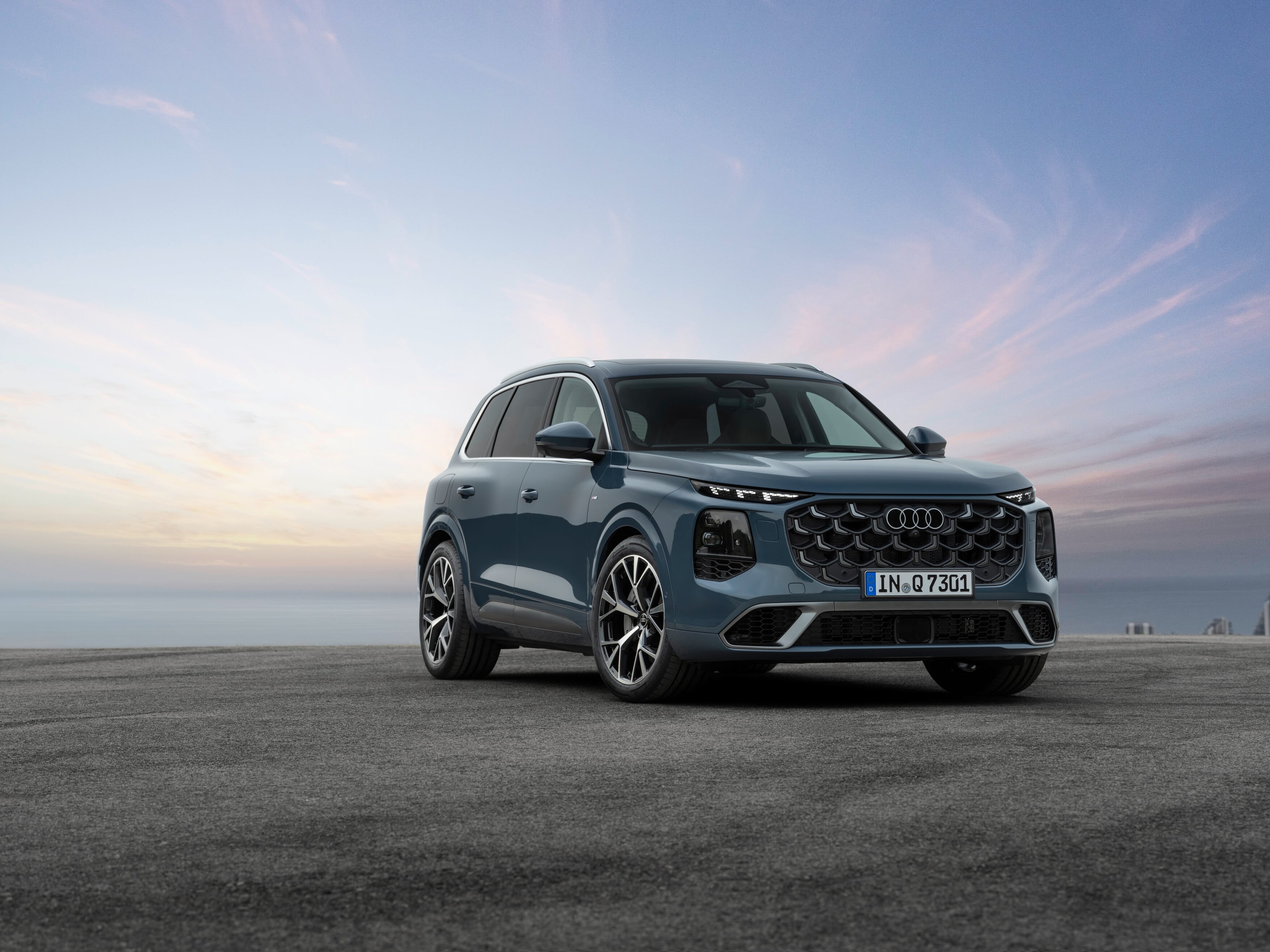 El SUV reforzó la presencia visual del modelo mediante una parrilla Singleframe de mayor tamaño