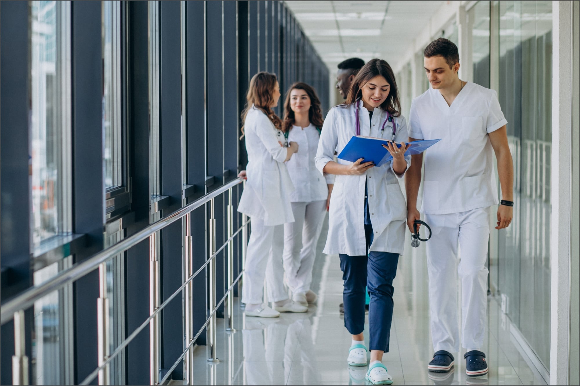 Los profesionales de la salud son los que reportan mejores ingresos en Estados Unidos