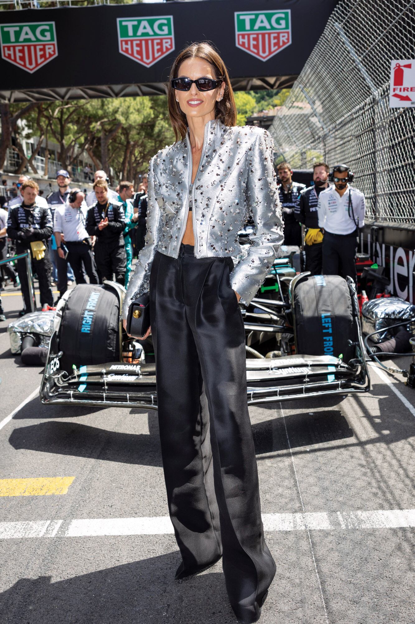 Después de pasar por Cannes, la top brasileña Izabel Goulart dejó su huella en Montecarlo, invitada por Mercedes-Benz.