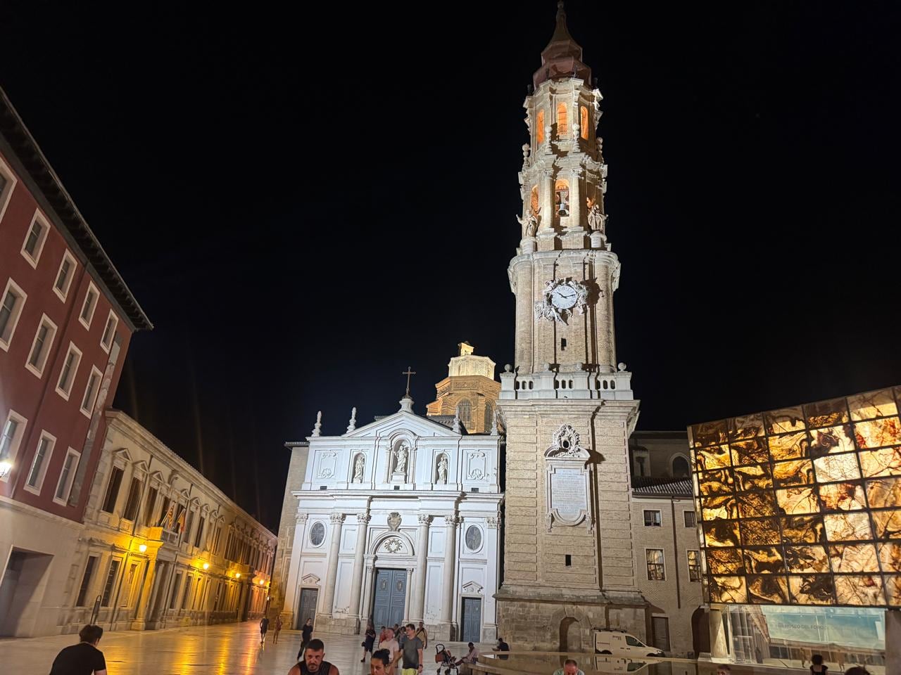 A la Catedral del Salvador se la conoce como La Seo