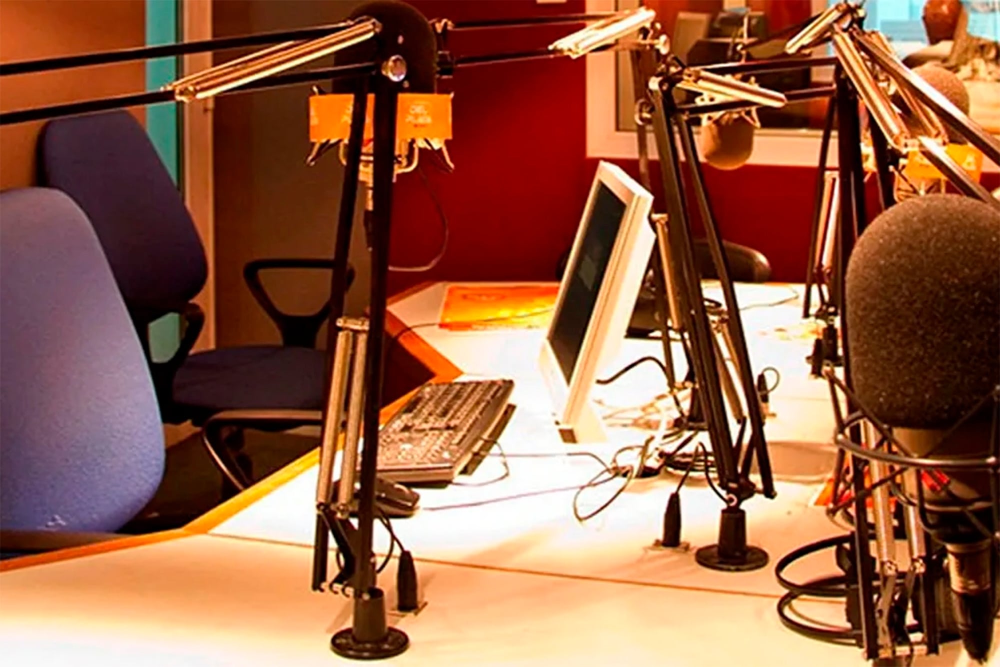 Declararon la quiebra de Radio del Plata y prohíben la salida del país del presidente de la sociedad que la operaba