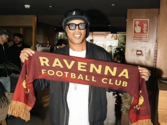 Nueva aventura. Ronaldinho firmó con Ravenna, de la Serie C