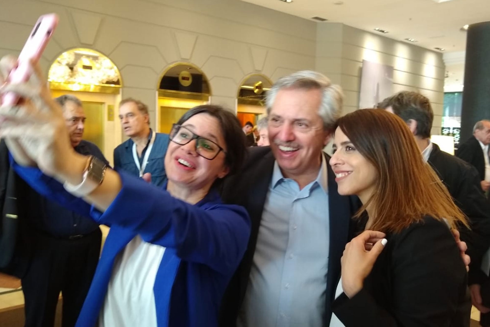 Alberto Fernández junto a Donda y Marziotta