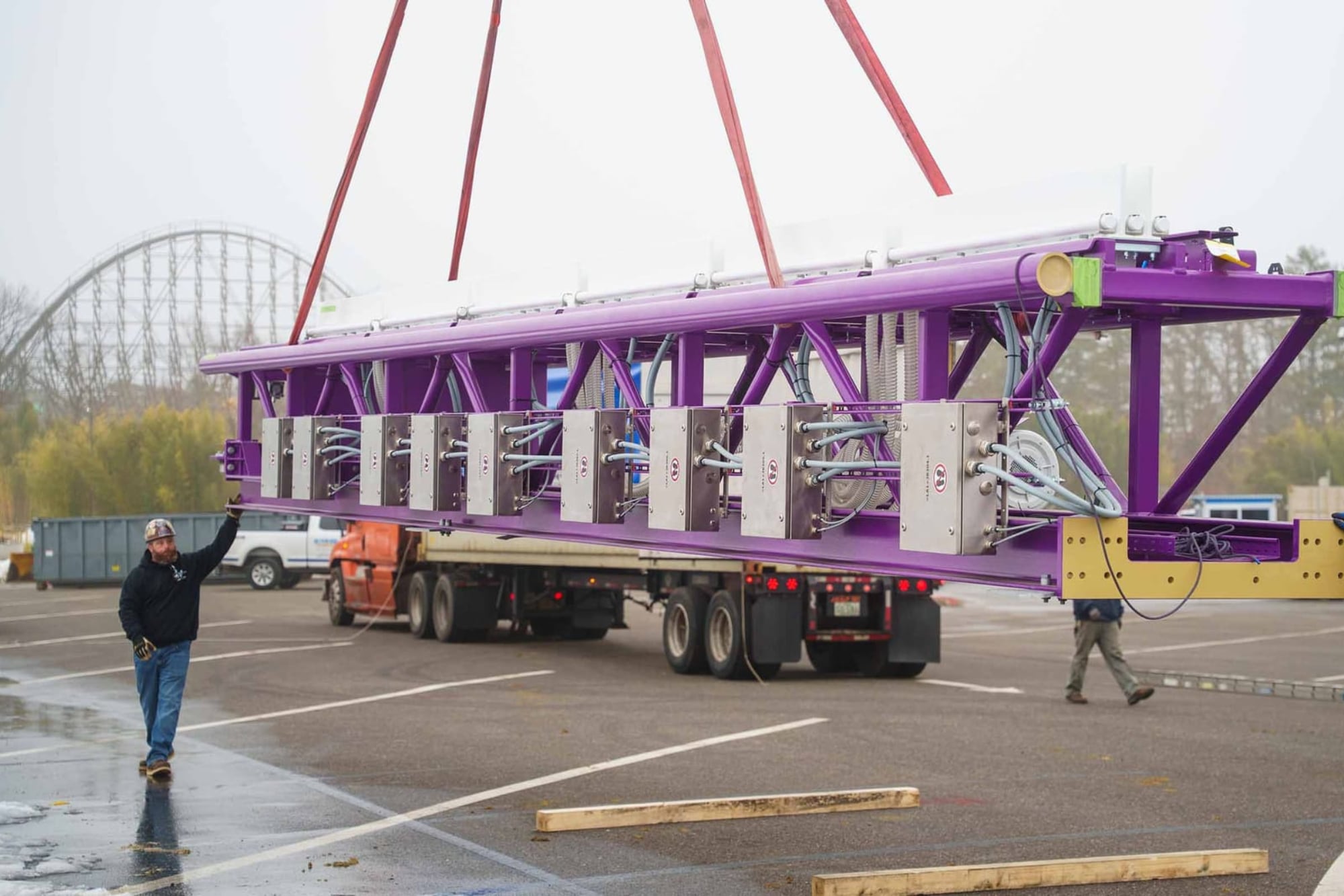 Nueva montaña rusa récord en Six Flags: primeras imágenes y detalles de la construcción