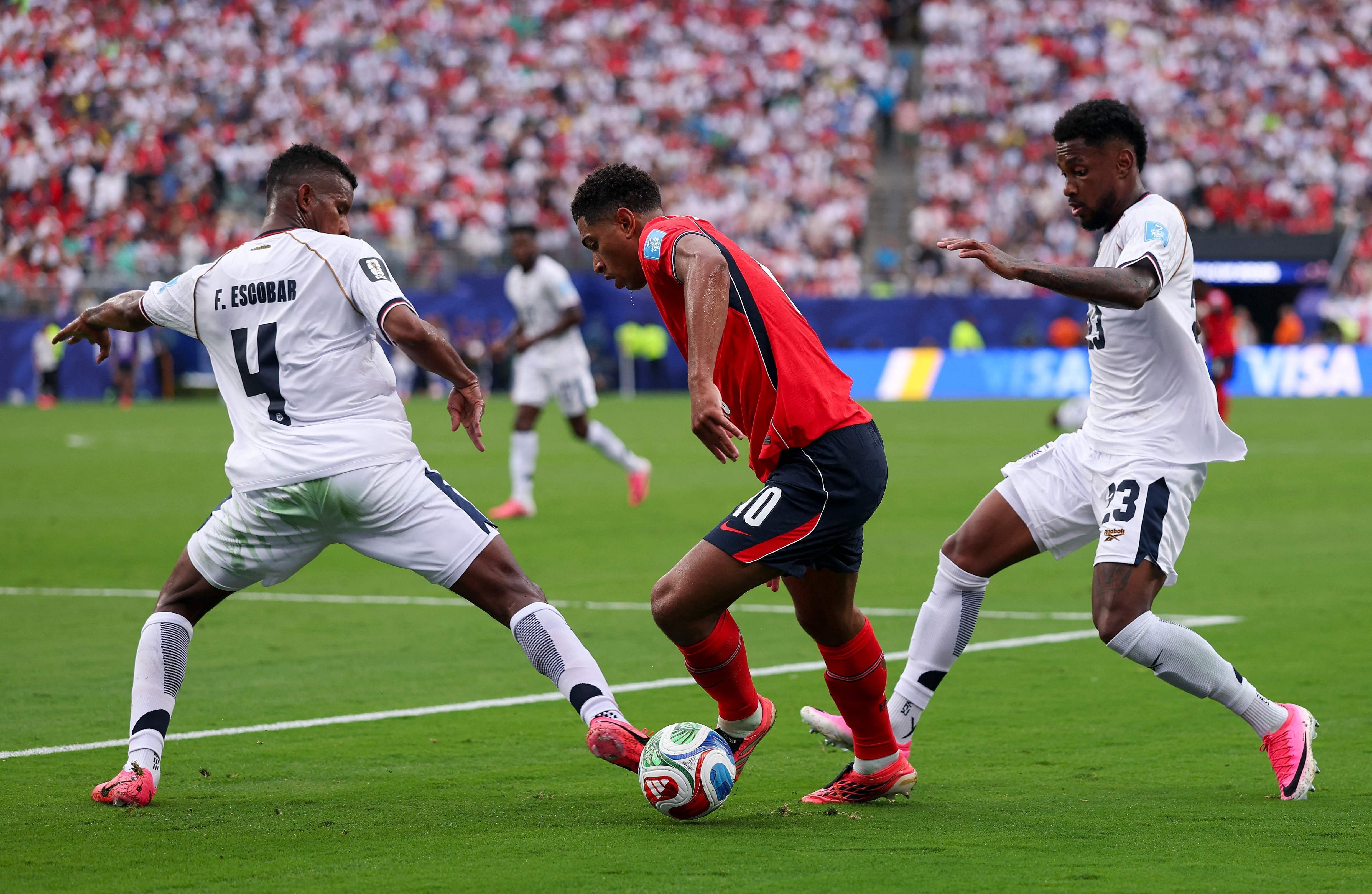 Inglaterra le ganó 2-0 a Panamá, se clasificó primero en su grupo y espera rival 6 Bellingham engancha antes de asistir a Kane para el 2-0 inglés (Photo by Mattia Ozbot / GETTY IMAGES NORTH AMERICA / Getty Images via AFP)