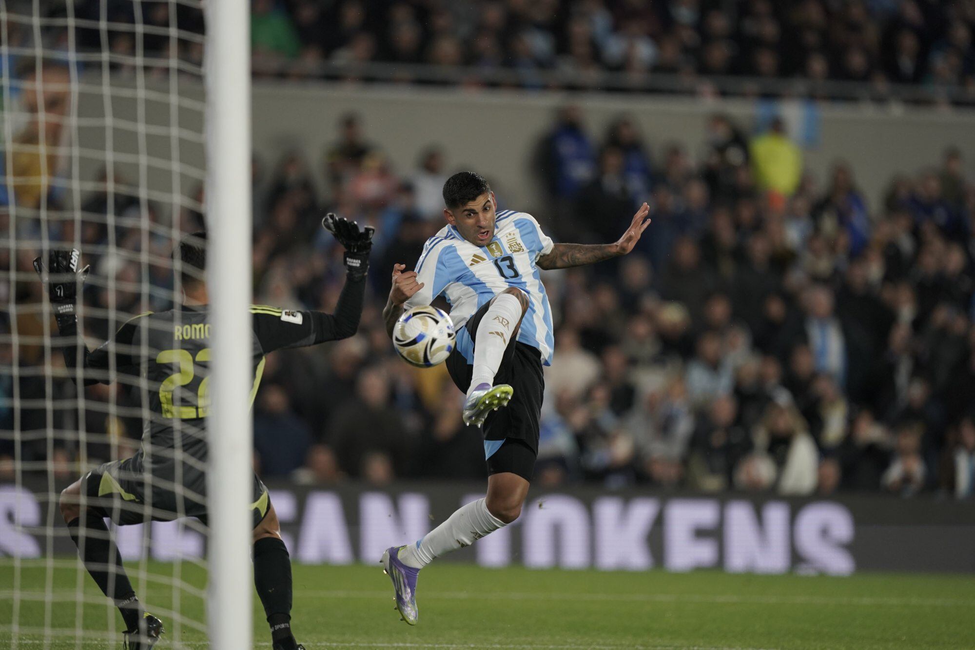 Cuti Romero convertía, pero estaba en offside