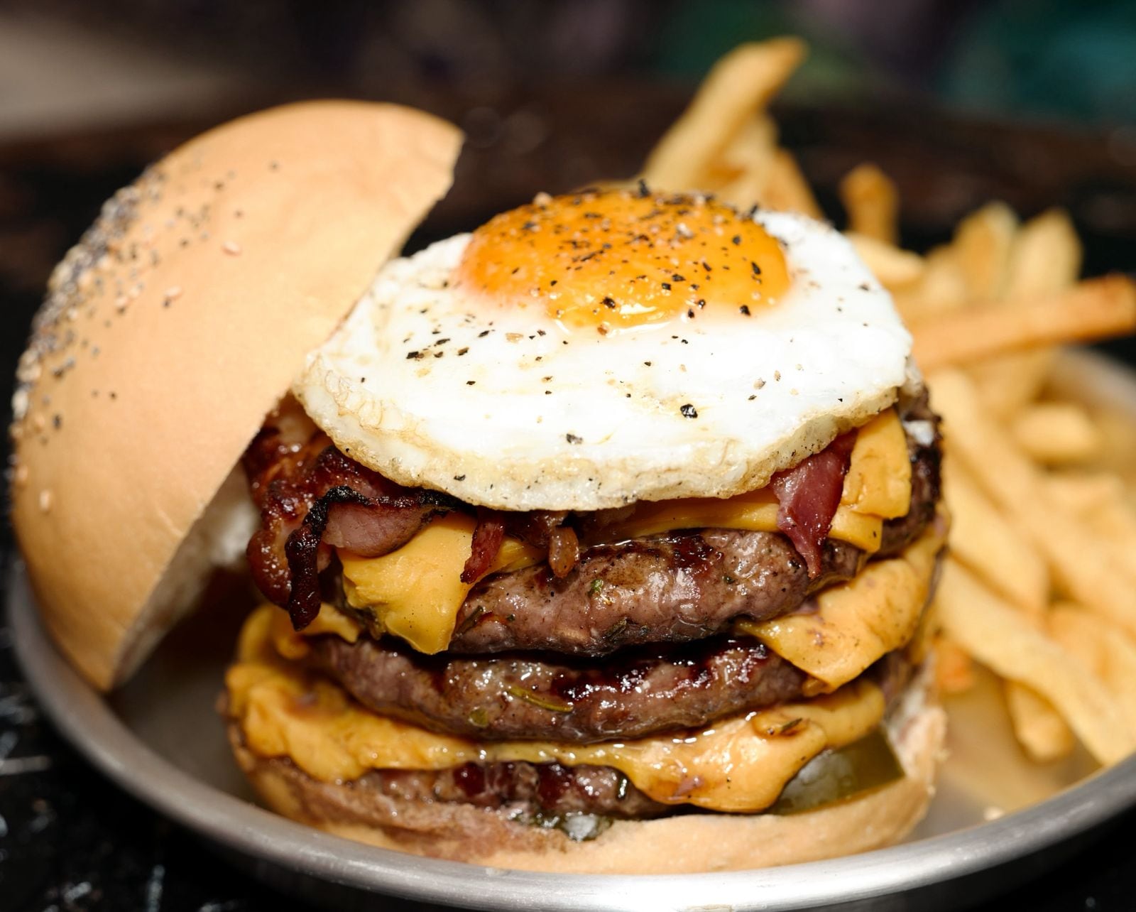 Trabajó con Bourdain y abrió una hamburguesería clásica de Palermo: “Comer carne seca no tiene vuelta atrás” 12 Trabajó con Bourdain y abrió una hamburguesería clásica de Palermo: “Comer carne seca no tiene vuelta atrás” imagen-11