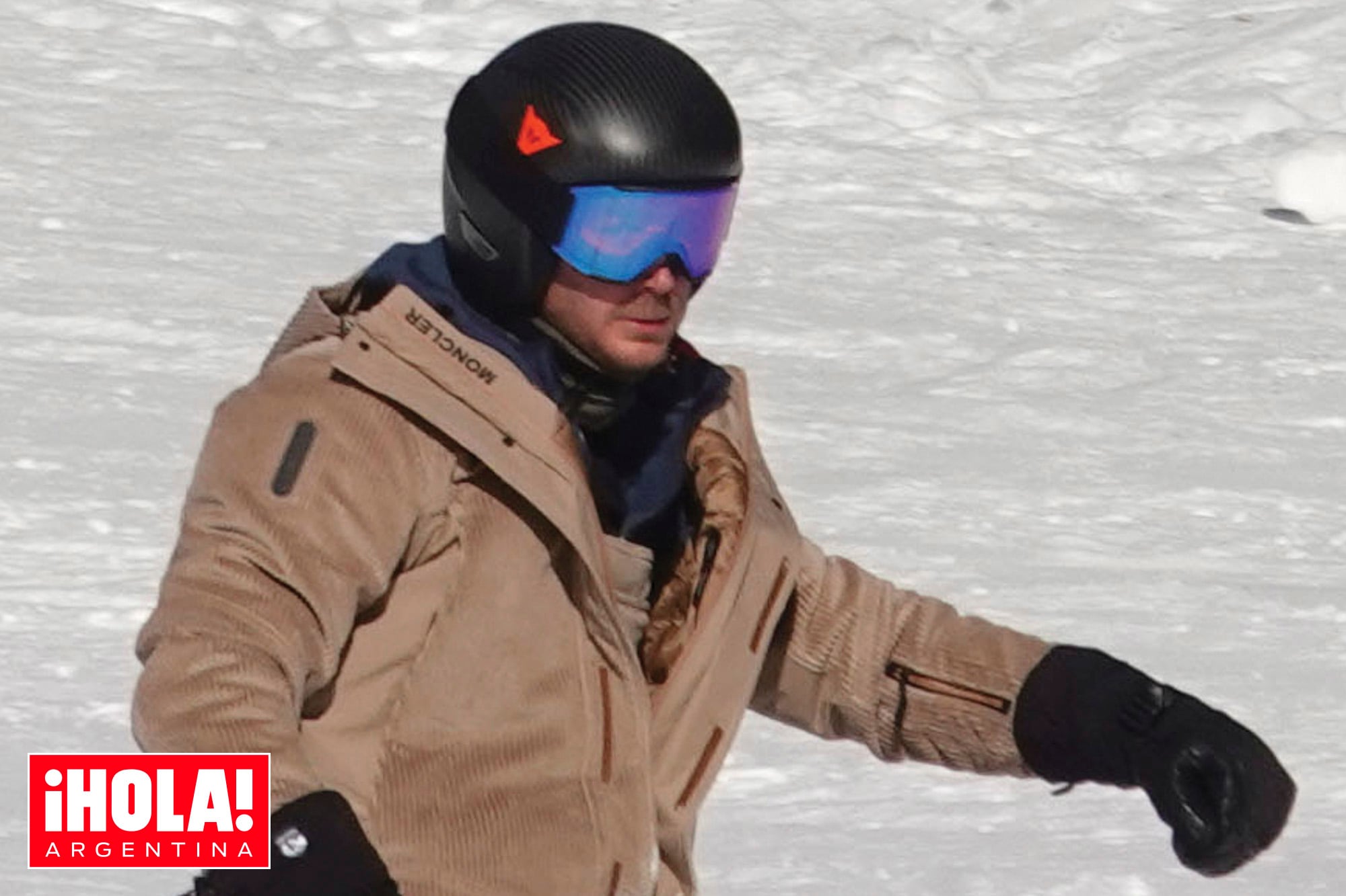 El hijo de Carolina de Mónaco. Las fotos de Pierre Casiraghi y su familia durante sus vacaciones bajo cero en Saint-Moritz