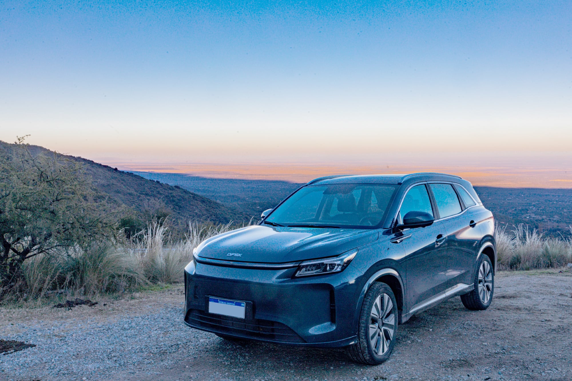 Una marca china lanza su nuevo SUV en la Argentina con motorización híbrida enchufable