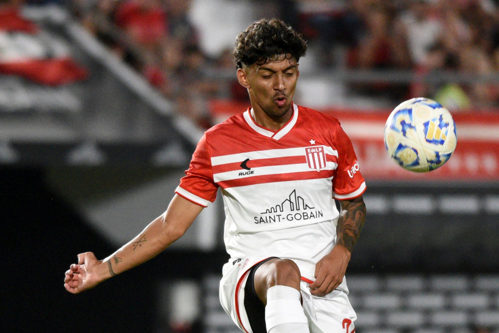 Cristian Medina, con la camiseta de Estudiantes de La Plata