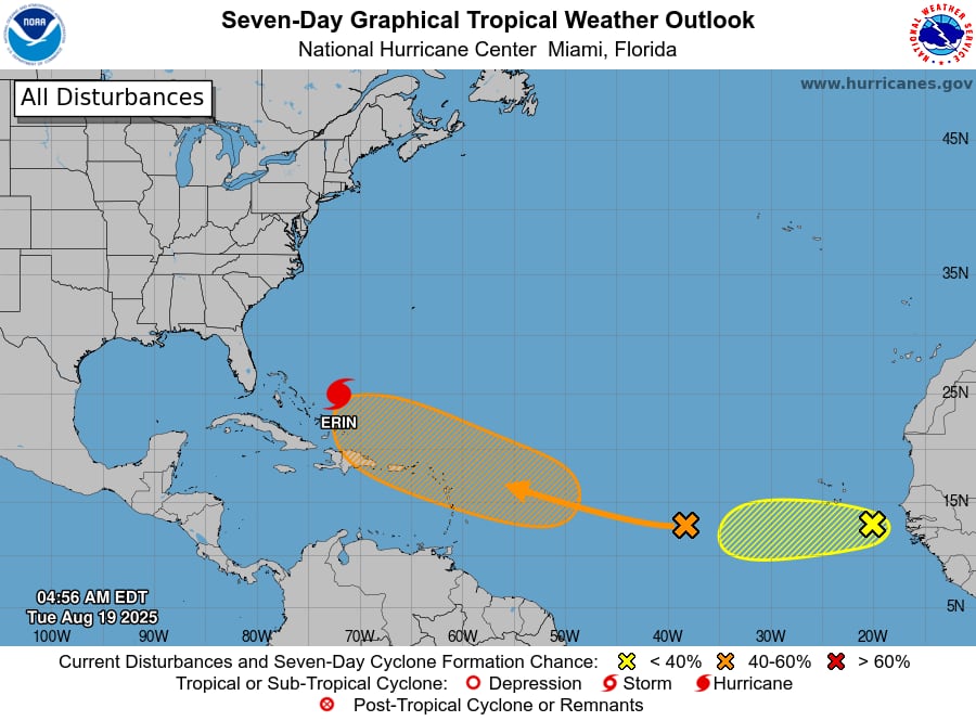 El huracán Erin presenta vientos máximos sostenidos de vientos sostenidos de 110 millas por hora (177 km/h)