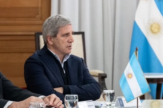 Mesa política: Luis Caputo dará una conferencia de prensa para anunciar medidas.