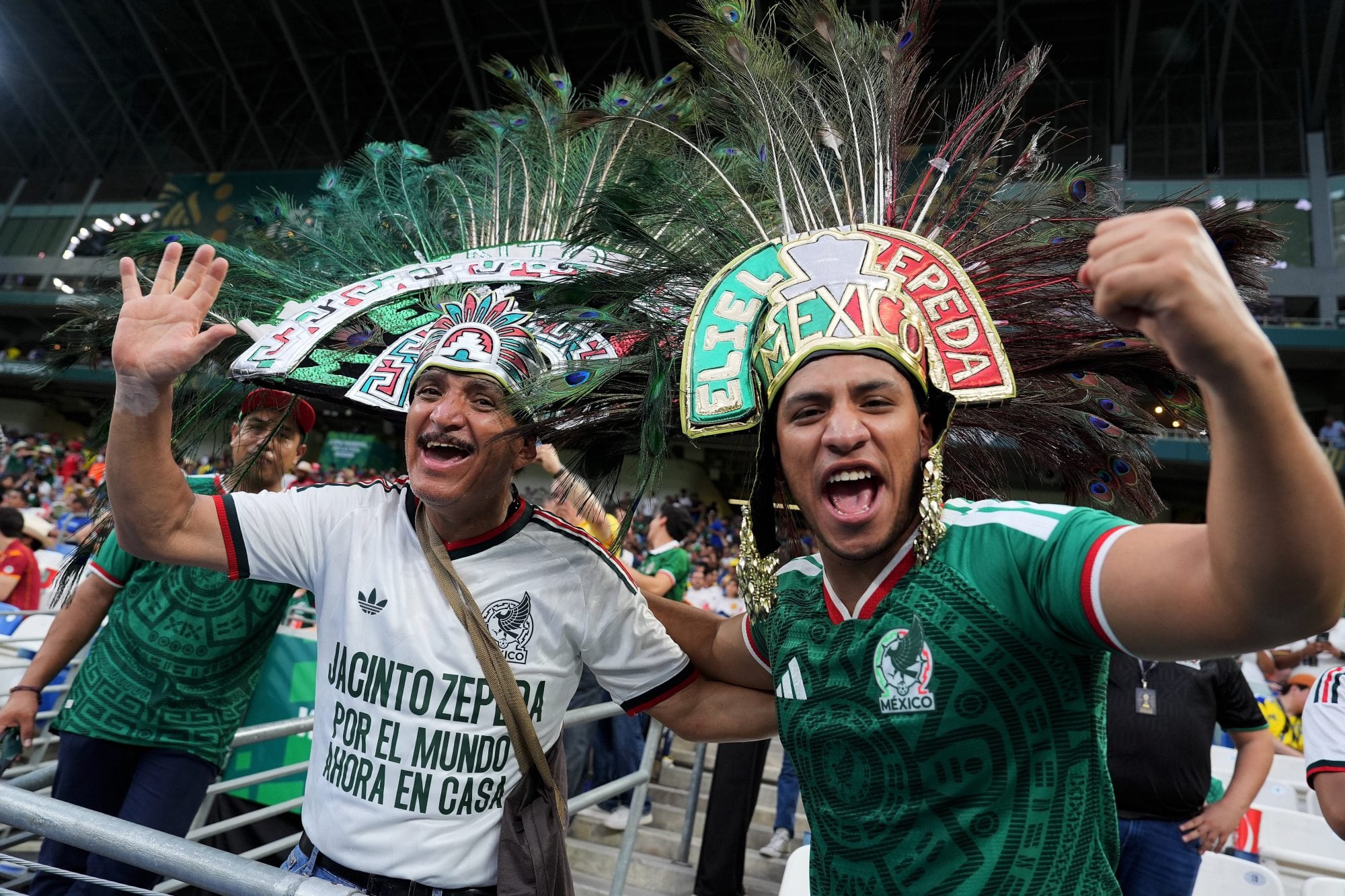 (260614) -- MONTERREY, 14 junio, 2026 (Xinhua) -- Aficionados son vistos previo al partido del Grupo F de la fase de grupos de la Copa Mundial de la FIFA 2026 entre Suecia y Túnez, celebrado en el Estadio Monterrey, en Monterrey, México, el 14 de junio de 2026. (Xinhua/Martín Zabala) (ah) (vf)