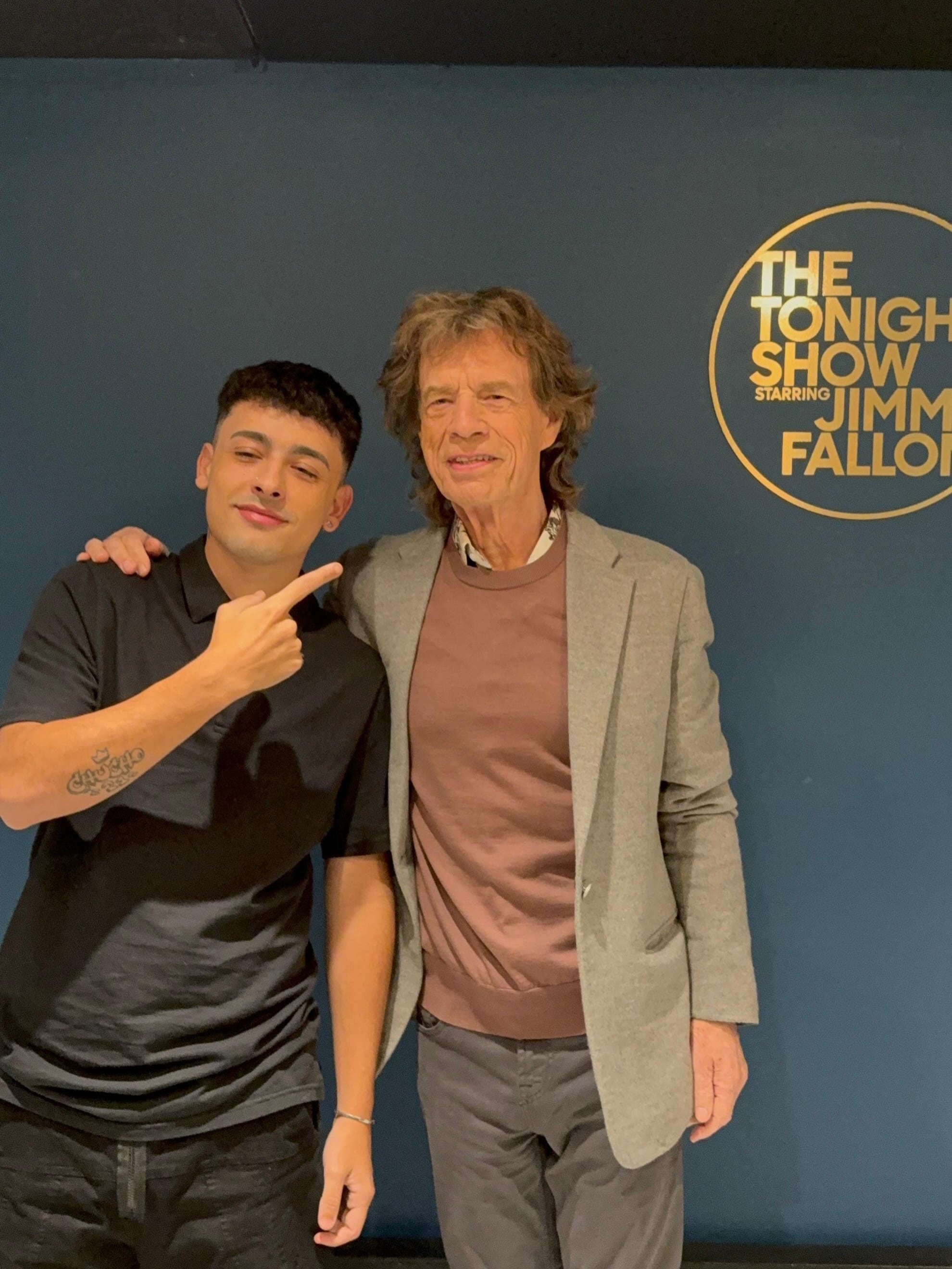 Trueno y Mick Jagger en The Tonight Show