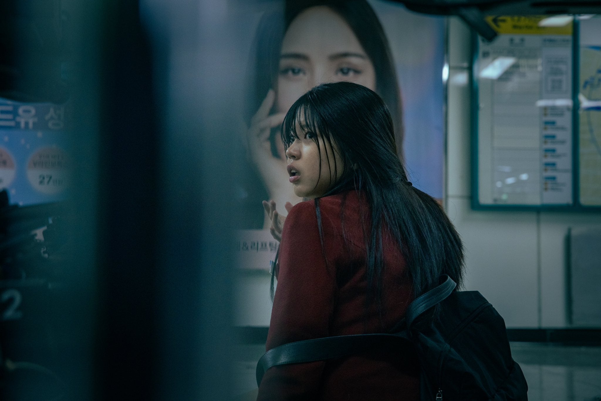 El director Tak See-woong no termina de explorar el verdadero horror de esa experiencia moderna representada en el tren de alta velocidad y las fascinantes estaciones de Seúl