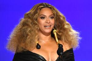 Del papa Francisco a Beyoncé: Twitter elimina la insignia azul de miles de cuentas