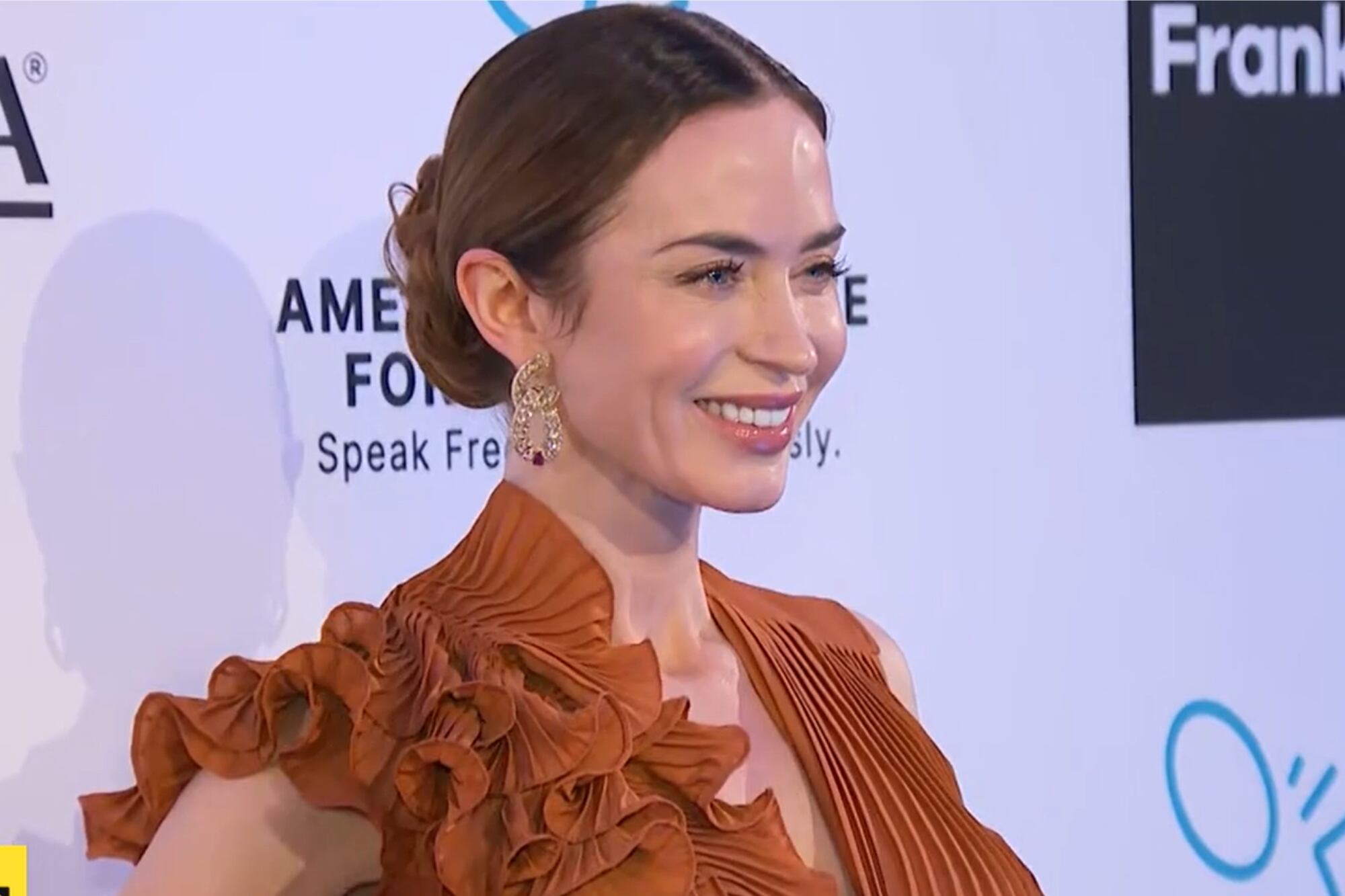 Qué adelantó Emily Blunt sobre la secuela de El diablo viste a la moda (Foto: Captura Entertainment Tonight )