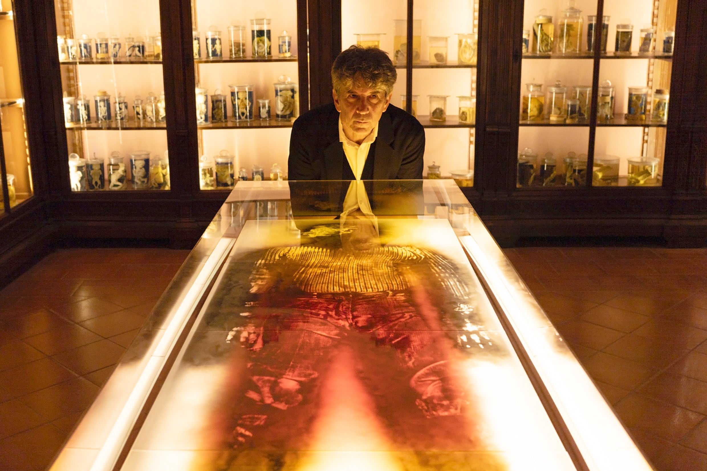 Ciencia, arte e historia se trenzan de forma inesperada al fuego del argentino Pablo La Padula