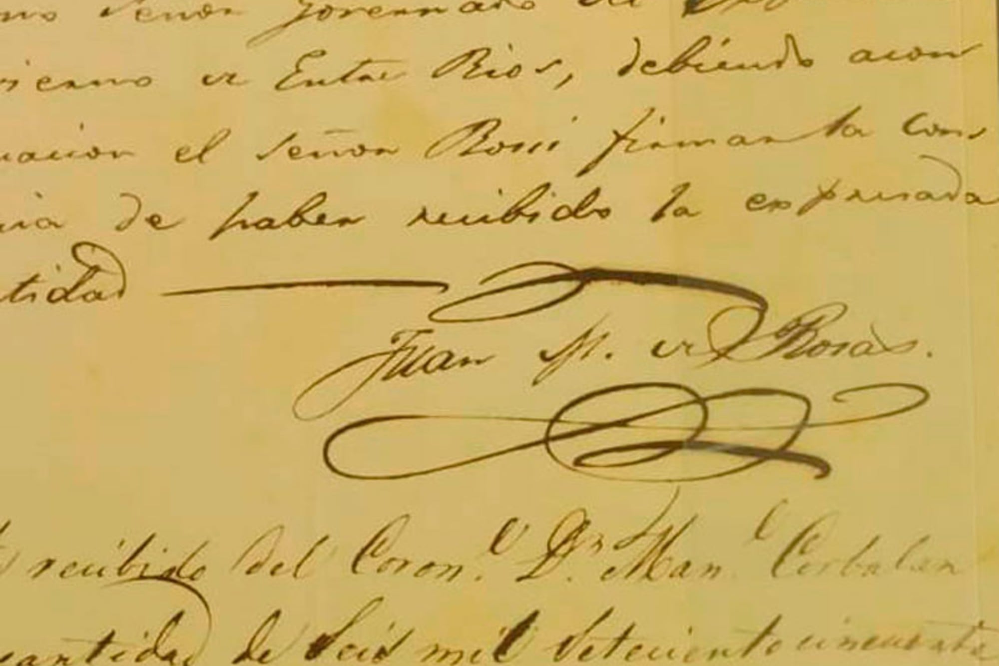 Uno de los documentos recuperados, con la firma de Juan Manuel de Rosas