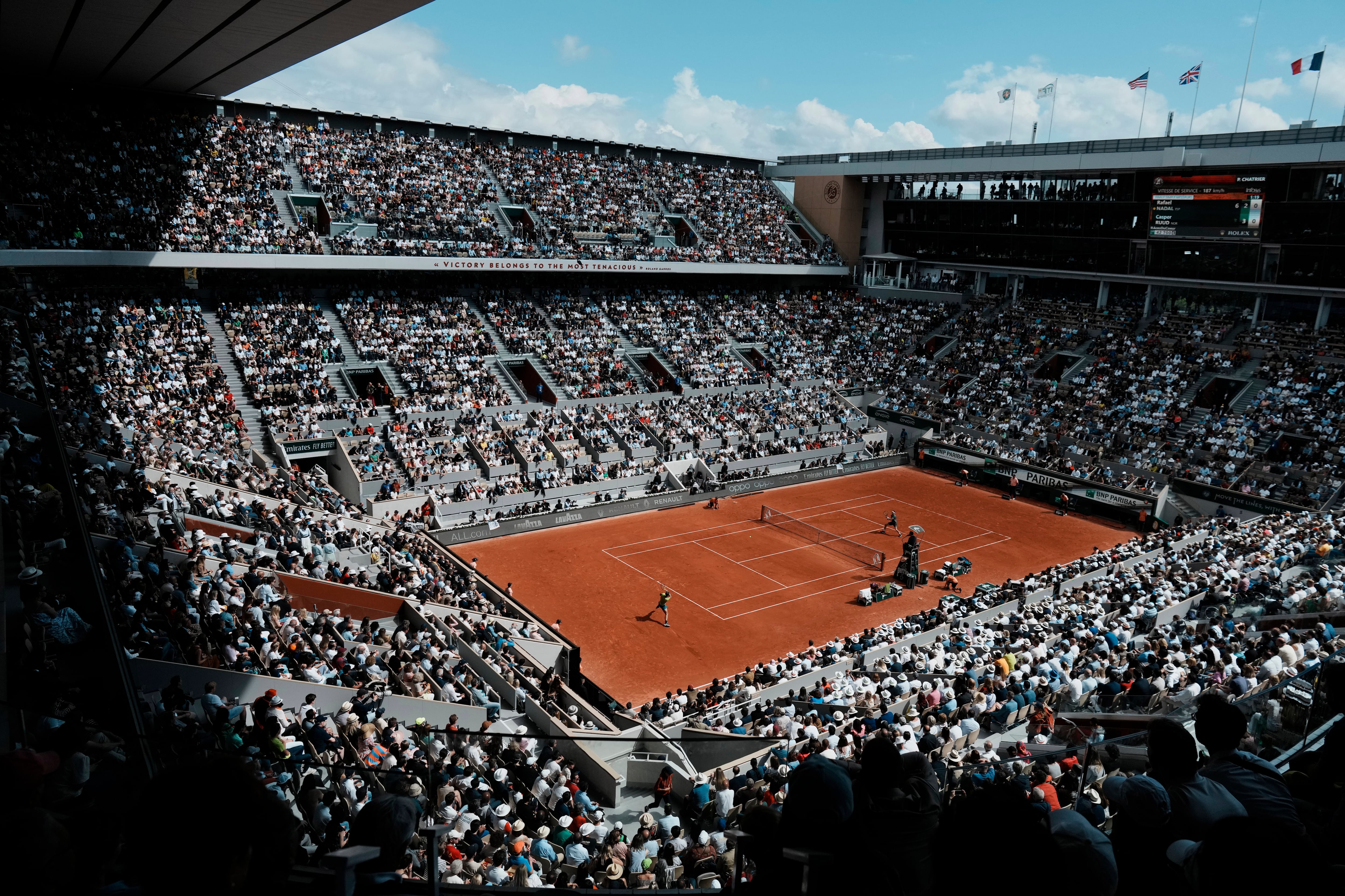 Roland Garros se disputa sobre canchas de polvo de ladrillo