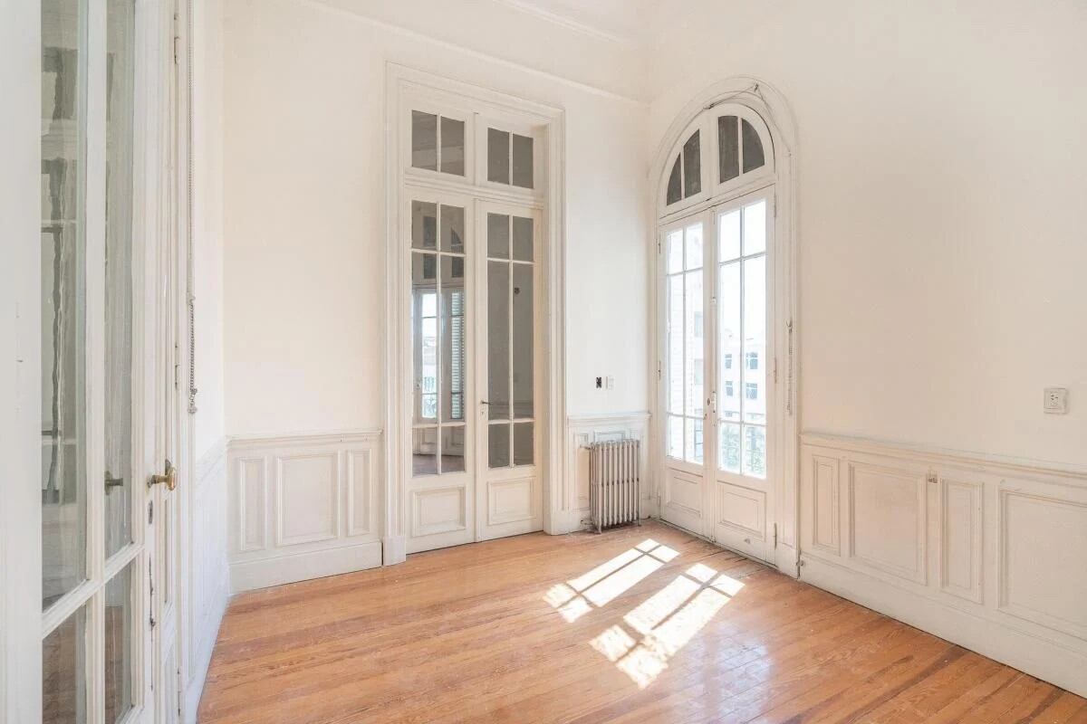 El departamento publicado en venta en el mismo edificio de Cristina Kirchner