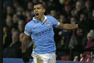 Manchester City lo dio vuelta en el final con un cabezazo de Sergio Agüero y un