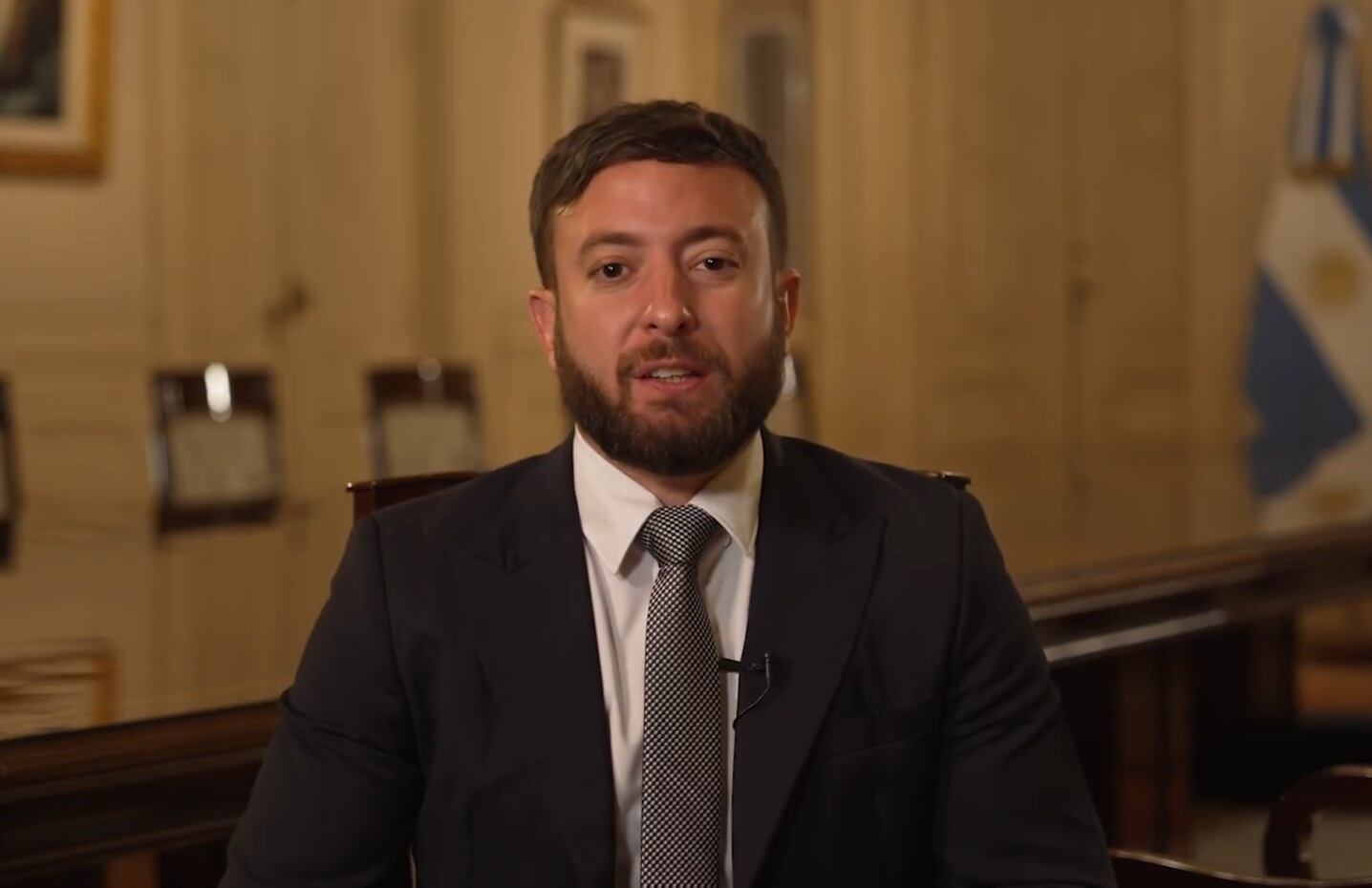 El escritor libertario Agustín Laje