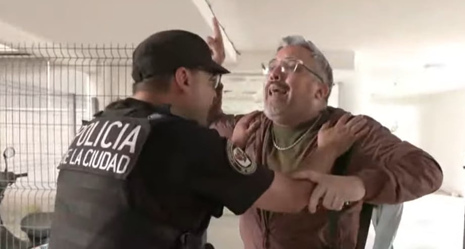 Video: así fueron los incidentes entre los vecinos y la Policía tras el derrumbe en Parque Patricios