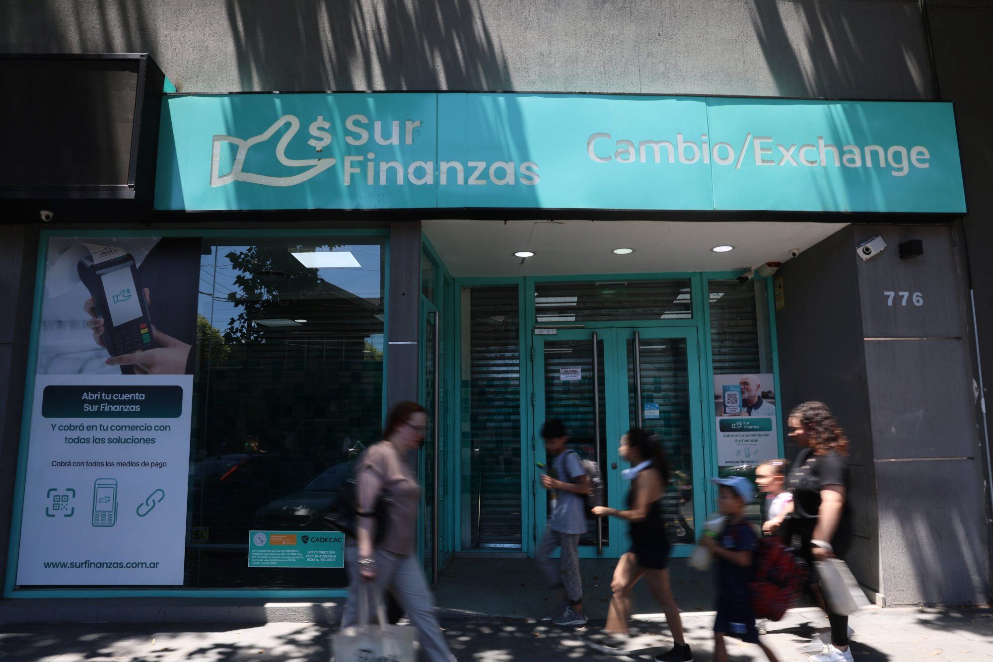 Sede central de Sur Finanzas, en Adrogué, provincia de Buenos Aires.
La cual Ariel Vallejo es su dueño.